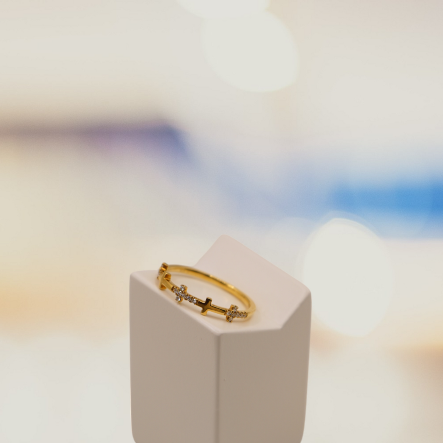 0.12 Carat Natural White Diamond Ring with 18K Yellow Gold