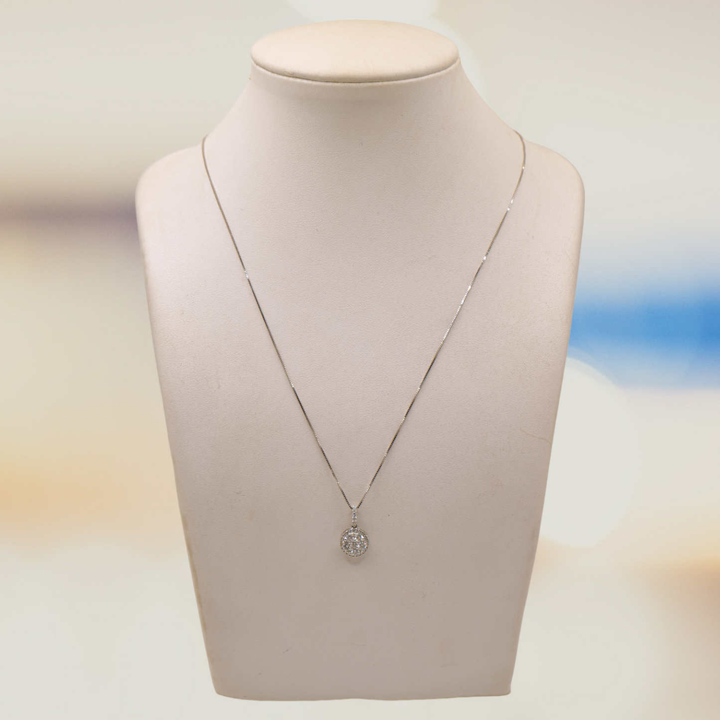 0.46 Carat Round shaped Natural Diamond Necklace with 18K White Gold chain