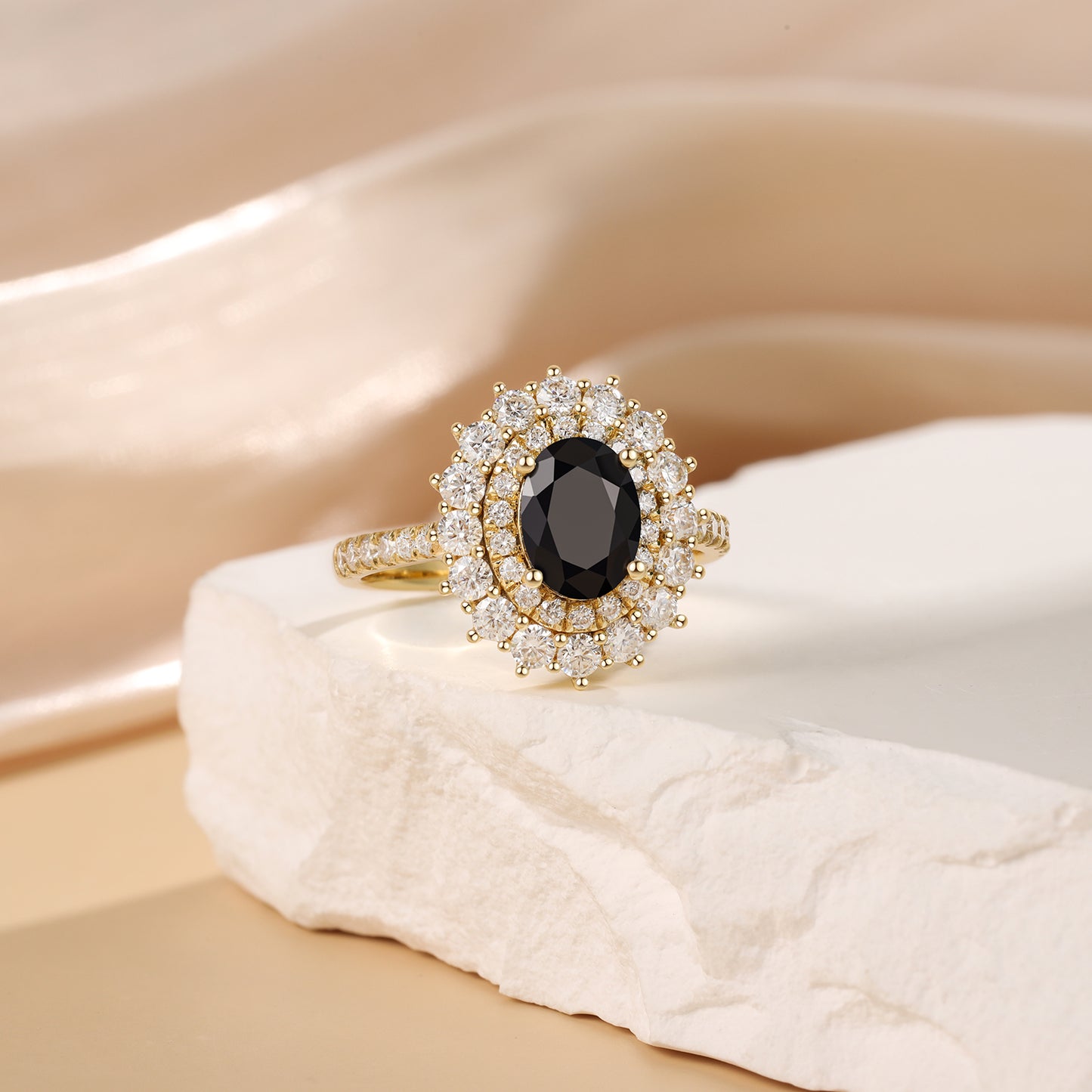18K Gold Natural Onyx With Moissanite Ring